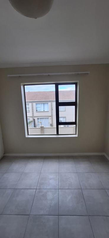 To Let 2 Bedroom Property for Rent in Guldenland Western Cape
